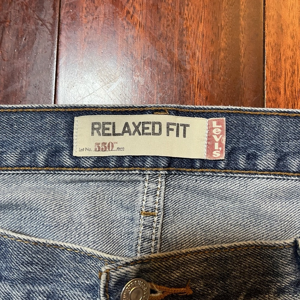 Vintage Levis Jeans Mens 40x30 550 Blue Light Wash Relaxed Tapered Grunge Y2K